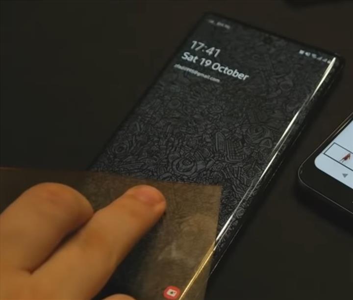 Parmak izi sensörü hatası Samsung’un başını ağrıtabilir