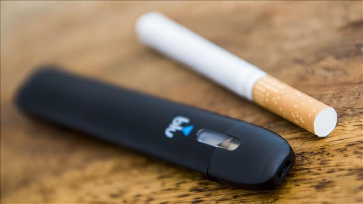 Elektronik sigaralar en az tütün ürünleri kadar zararlı