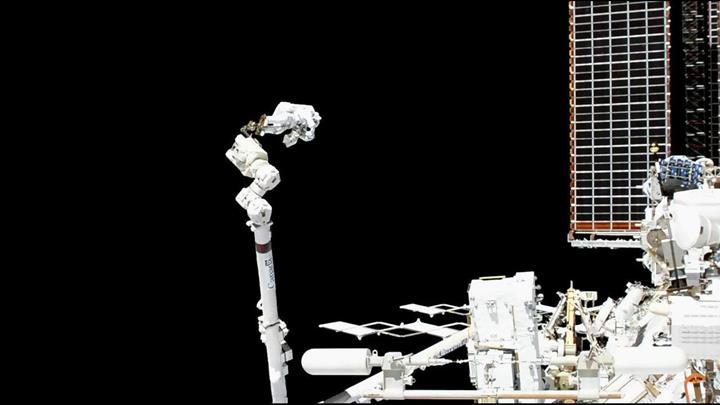 ISS astronotları, tarihin en zorlu uzay yürüyüşlerinden birisine start verdi