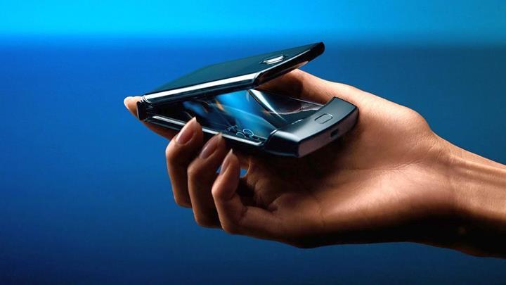 Motorola: Katlanabilir RAZR'ın ekranı kolay kolay kırılmayacak