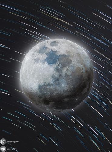 Ay’ın 500 kareden oluşan 52 megapiksellik harika fotoğrafı 