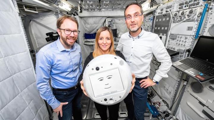 Astronotlara 'duygusal bir partner' olacak: CIMON 2 robotu uzaya gönderildi
