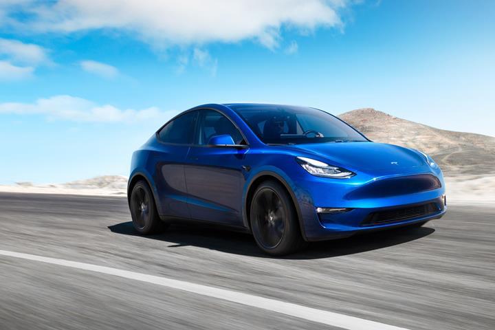 Tesla Model Y üretimi beklenenden daha erken başlayabilir