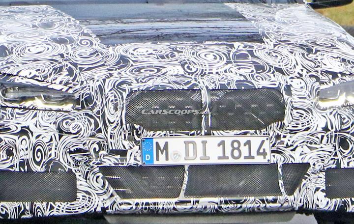 Yeni BMW 4 Serisi Coupe'nin kamuflajlı fotoğrafları devasa böbrek ızgarayı doğruluyor