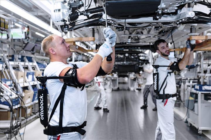 Audi firması yardımcı iskelet kullanımına başladı