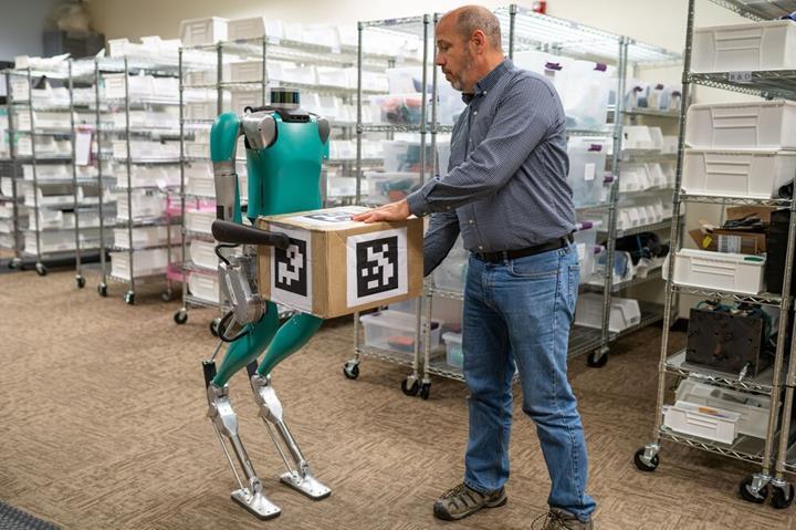 İnsansı teslimat robotu Digit satışa sunuldu