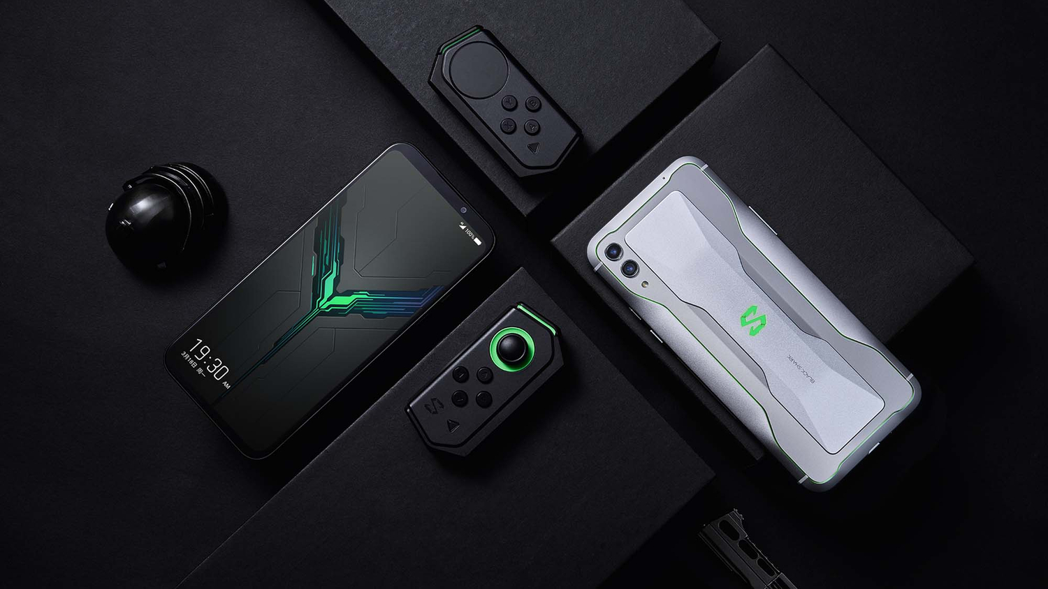 16 gb ram li ilk akilli telefon yolda