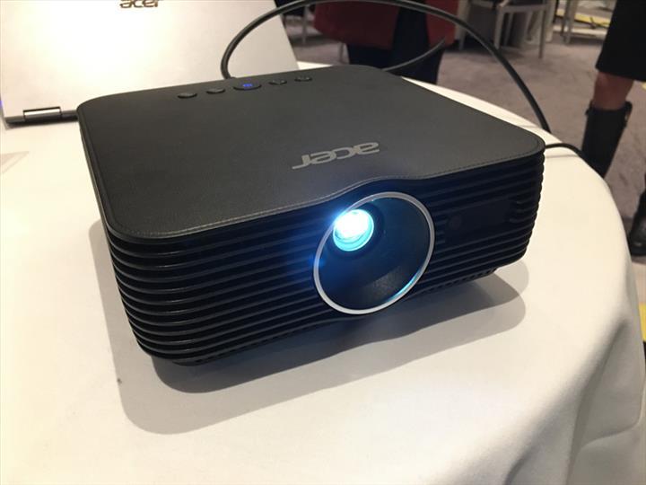 Acer sese odaklanan yeni taşınabilir projeksiyon cihazını duyurdu