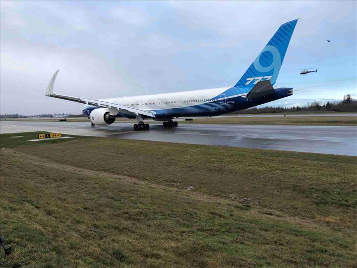 Boeing 777X: Çift motorlu dünyanın en büyük uçağı ilk uçuşunu yaptı