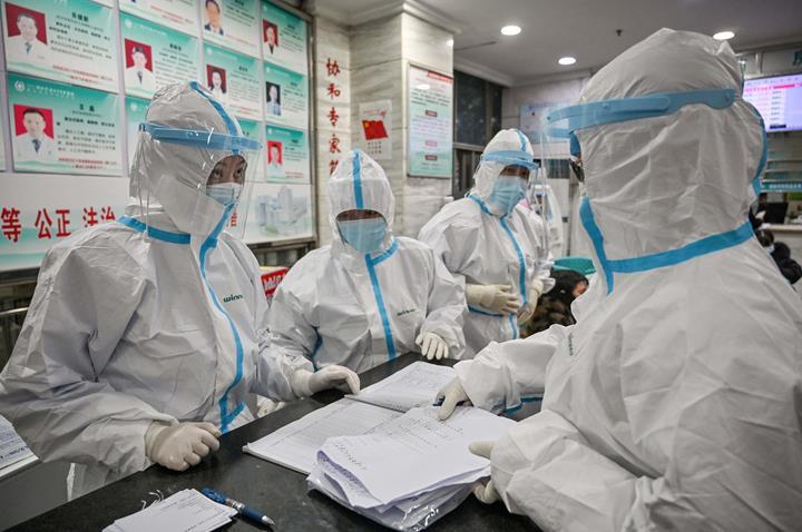 Huawei, Koronavirüs salgınına rağmen üretime devam ettiğini açıkladı