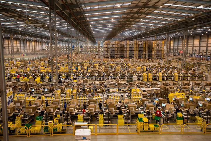Amazon, artan çevrimiçi alışveriş talebini karşılamak için 100 bin kişiyi işe alacak