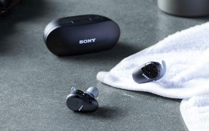 Sony WF-SP800N tam kablosuz kulaklık; akıllı özellikleri uygun fiyata sunuyor