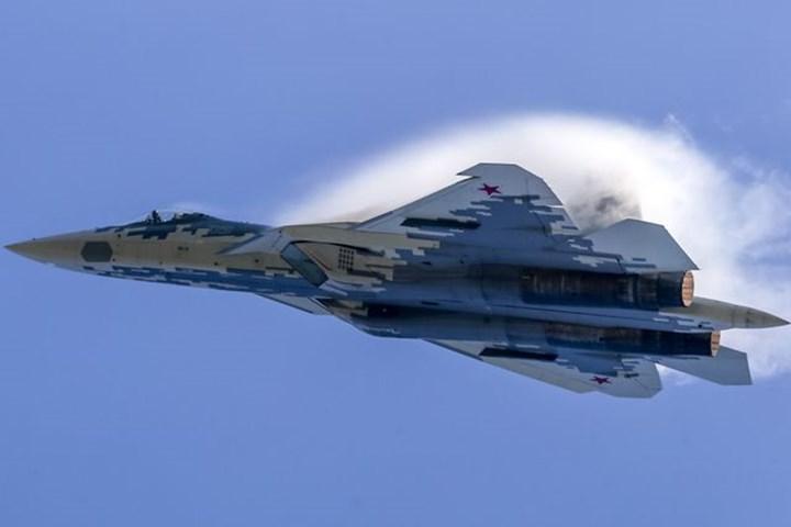 Rusya, Su-57 savaş uçağını insansız olarak uçurduğunu iddia etti