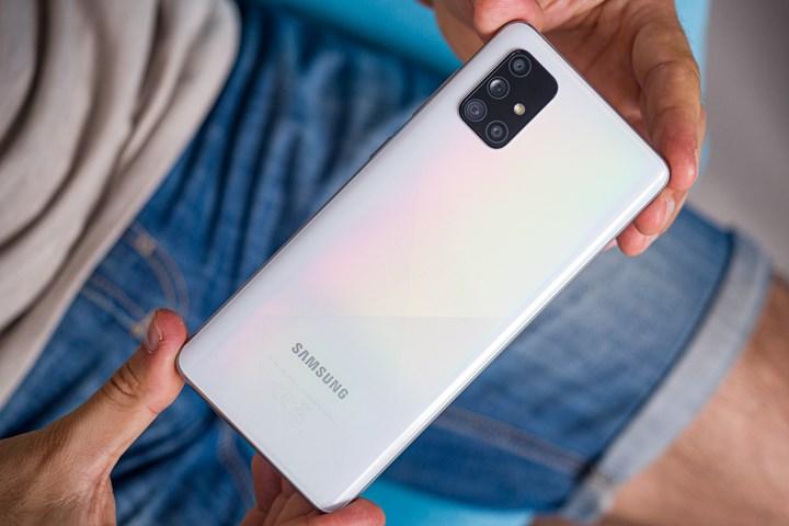 Samsung beş arka kameralı telefon çıkarmaya hazırlanıyor