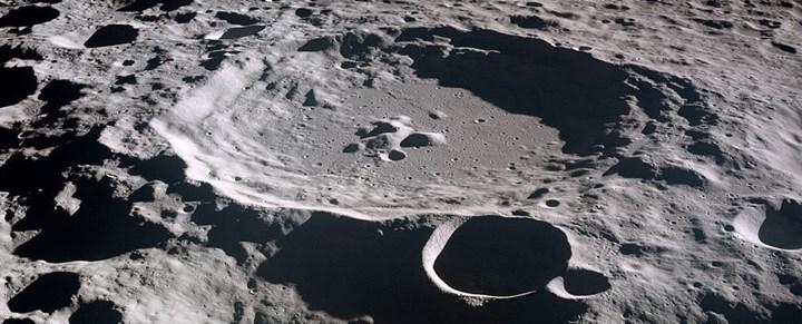 NASA duyurdu: Ay'da düşündüğümüzden çok daha fazla su var