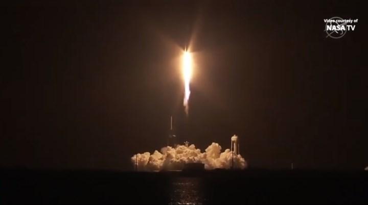 SpaceX, 4 astronotu uzaya fırlattı: İşte müthiş görüntüler