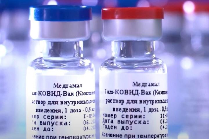 Rusya, 3. faz denemeleri devam eden aşıyı askerlerine uygulamaya başladı