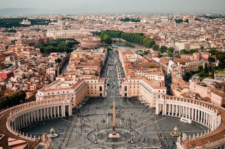 Vatikan aşılama çalışmalarının başlayacağını duyurdu