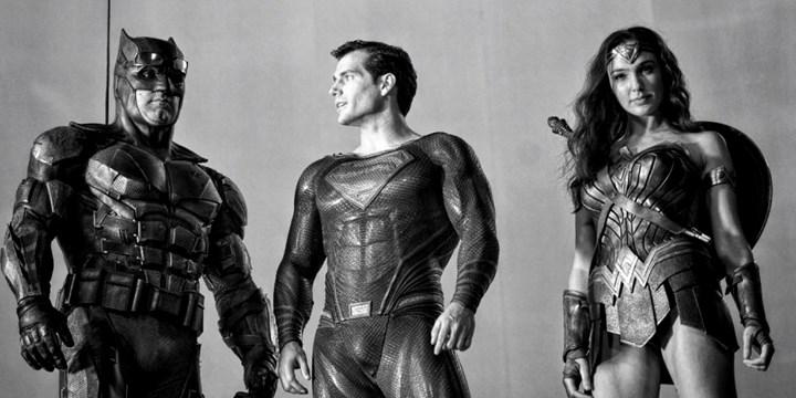 Zack Snyder, Justice League'in siyah beyaz versiyonu üzerinde çalışıyor; filmden bir sahne paylaşıldı