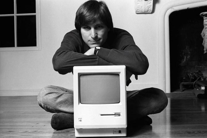 Steve Jobs'ın 1973'te doldurduğu iş başvurusu formu, açık artırmaya çıkarılıyor