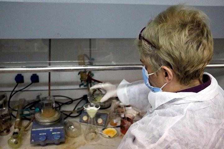 Türk bilim insanları koronavirüs replikasyonunu engelleyen madde geliştirdi