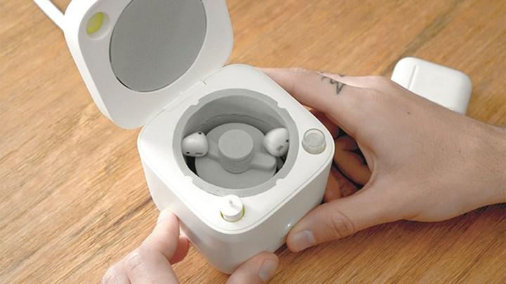 Kablosuz kulaklıkları temizlemek için çamaşır makinesine benzeyen bir cihaz tasarlandı