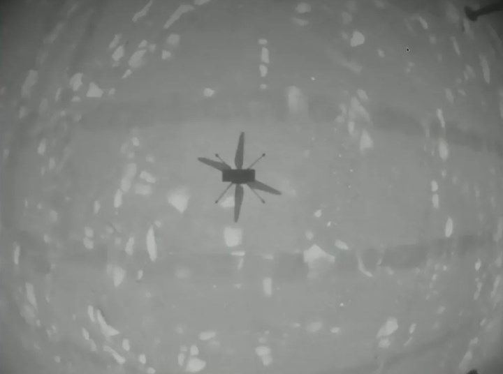 Mars helikopteri ilk kez havalandı: İşte gelen ilk fotoğraf Mars helikopteri ilk kez havalandı: İşte gelen ilk fotoğraf