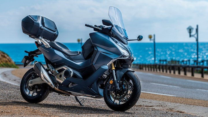 Yeni Honda Forza 750 Türkiye'de satışa sunuldu