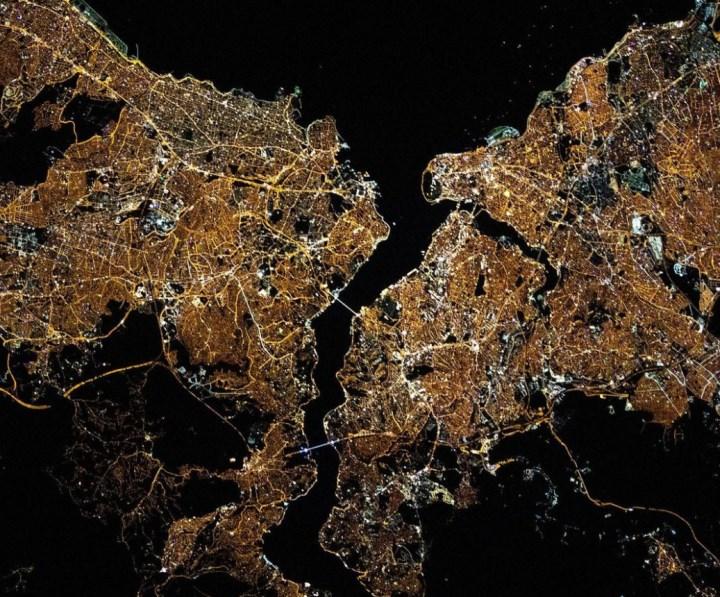 nasa uzaydan istanbul fotoğrafı yayınladı