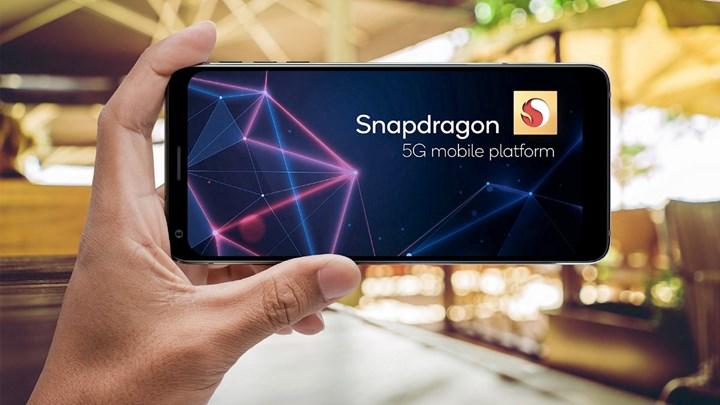 Snapdragon 895 işlemcili ilk akıllı telefon hangisi?