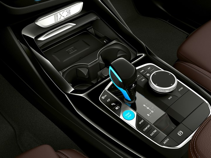 Elektrikli BMW iX3 makyajlandı: İşte tasarımı ve özellikleri Elektrikli BMW iX3 makyajlandı: İşte tasarımı ve özellikleri