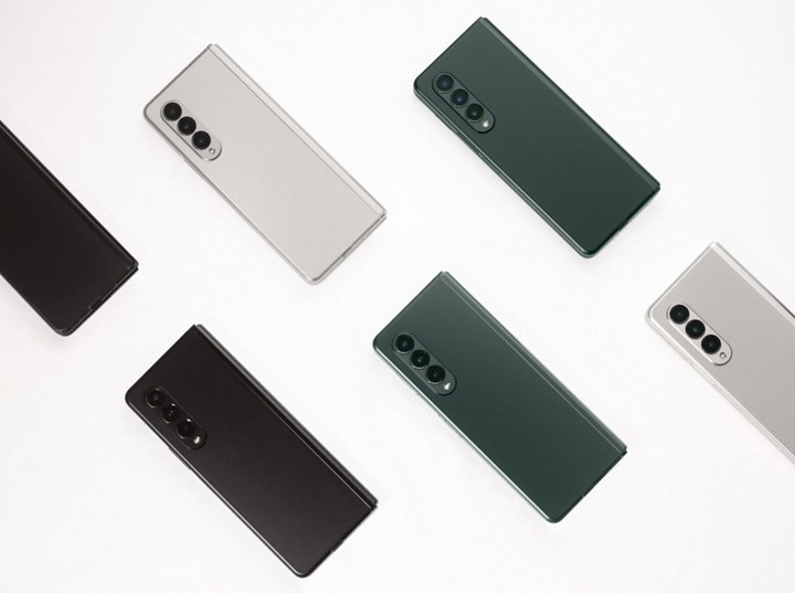 Samsung Galaxy Z Fold 3 duyuruldu: Ekran altı kameralı birinci Samsung telefon Samsung Galaxy Z Fold 3 duyuruldu: Ekran altı kameralı birinci Samsung telefon