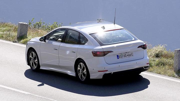Volkswagen'in elektrikli sedan modeli ilk kez görüntülendi