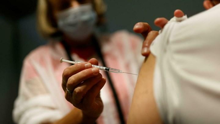 Fransa’da aşı olmayan 3.000 sağlık çalışanı açığa alındı