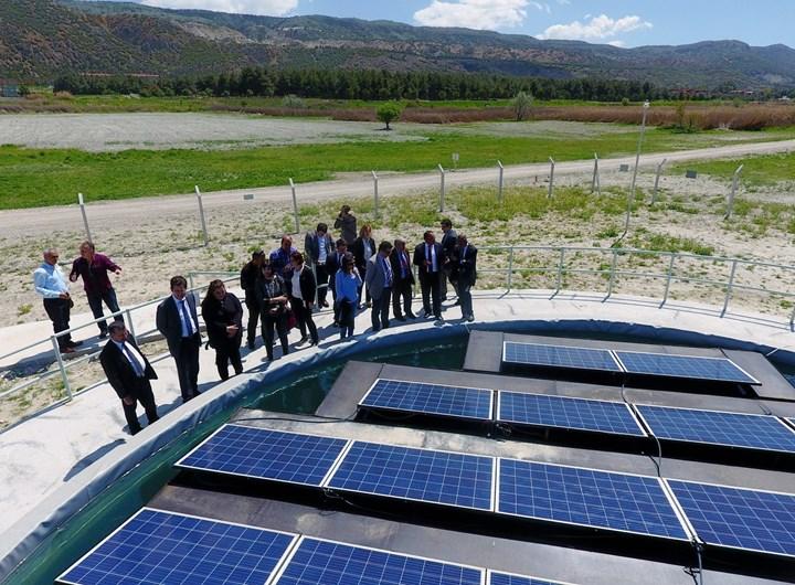 Burdur Gölü'nde yüzer güneş panelleri inşa edilecek