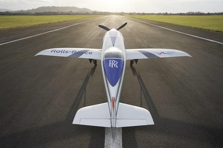 Rolls-Royce'un Spirit of Innovation tamamen elektrikli uçağı ilk uçuşunu yaptı