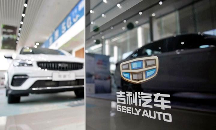 Çinli otomotiv şirketi Geely, akıllı telefon pazarına giriyor