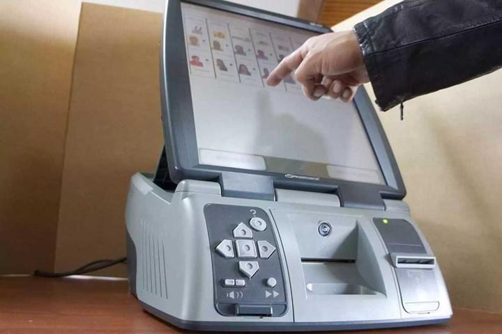 AK Parti seçimlerde parmak izi ile e-oylamayı gündeme aldı