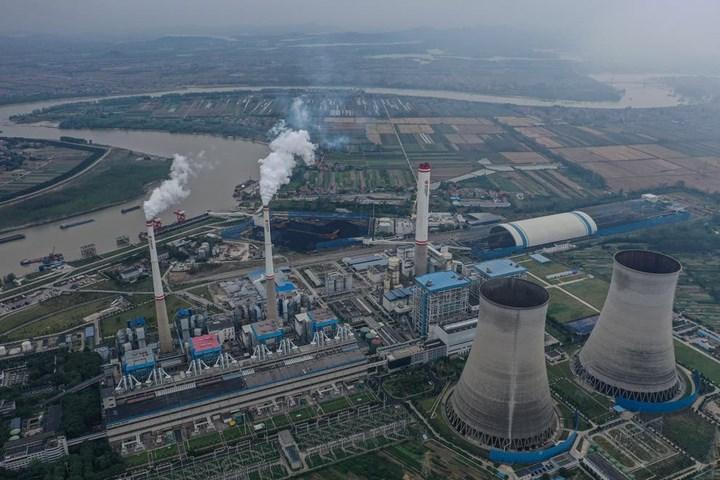 Çin'de kömürle çalışan bir santral