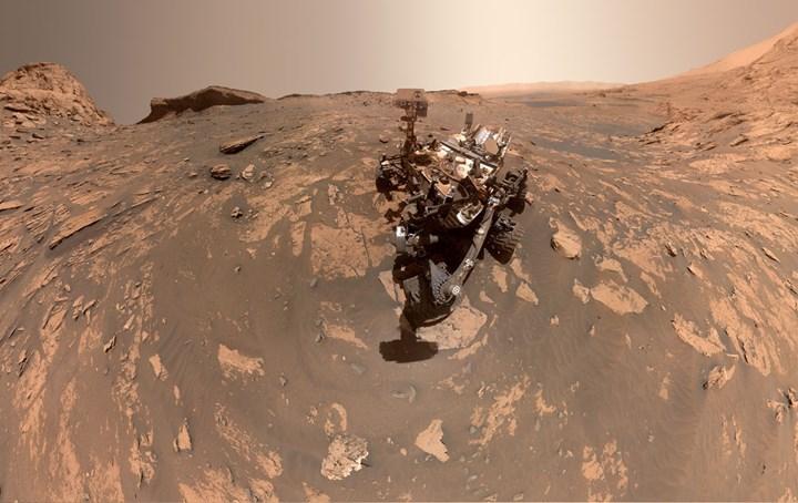 NASA Curiosity Rover'ı Mars'tan 360 derecelik selfie gönderdi