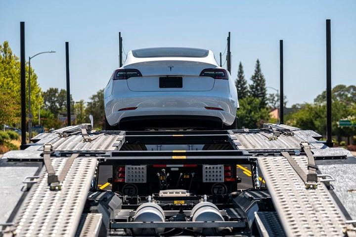 Tesla'da kritik sorun: Yarım milyon araç geri çağrıldı