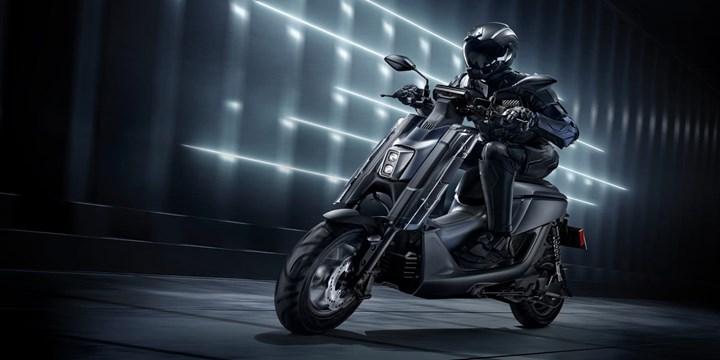 Yamaha, yeni elektrikli scooter'ı EMF'yi tanıttı