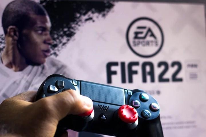 EA, FIFA markasını bırakıyor: Gelişimimizi engelliyor