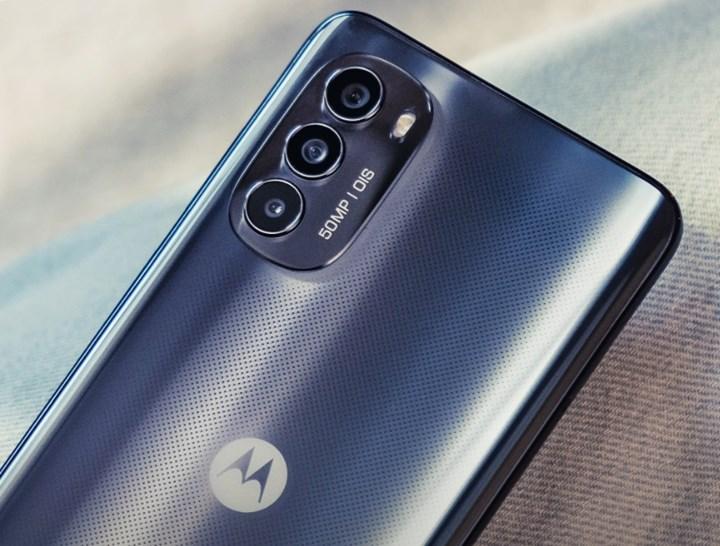 Motorola Moto G82'nin görselleri ve özellikleri ortaya çıktı