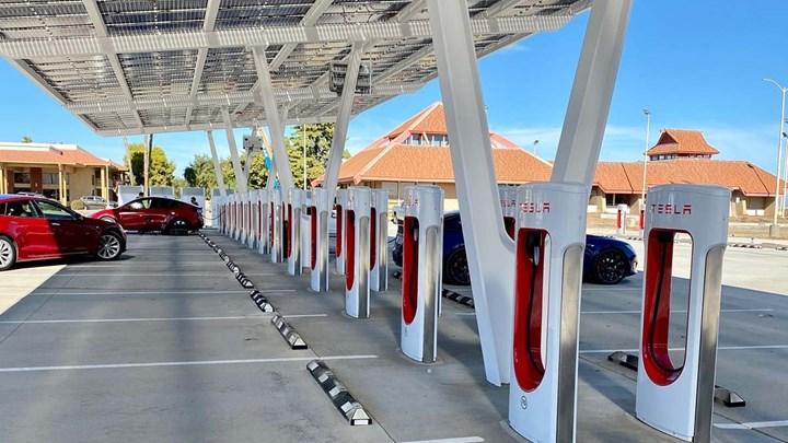 Tesla, dünya çapında 40.000 Supercharger istasyonuna ulaştı