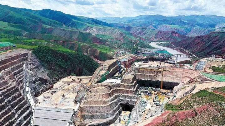 Çin, türünün tek örneği barajın inşasında sona yaklaşıyor