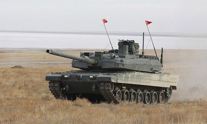 Altay tankının motoru Türkiye'ye teslim edildi
