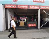 Lenovo standında LENOVO cihazları sergilendi. Ziyaretçiler buralarda oyunlar oynadı.