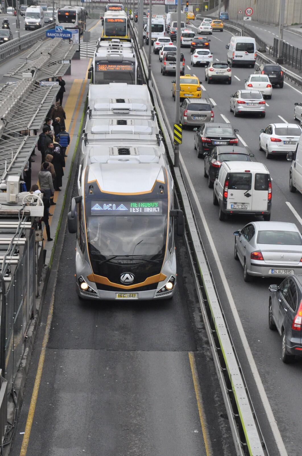 İstanbul metrobüs