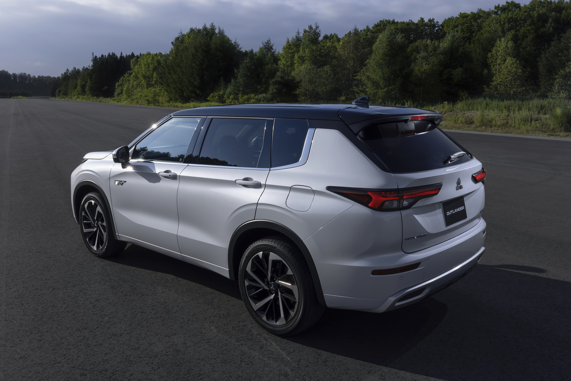 Yeni Mitsubishi Outlander PHEV